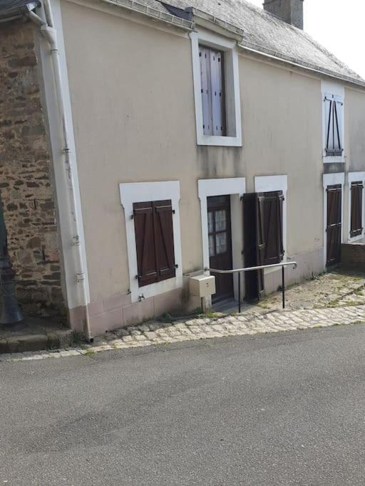 Charming Detached 2 Bedroom Ancient House In Medieval Quarter Of A Small Town In The Pays De La Loire, France Sillé-le-Guillaume Exteriör bild