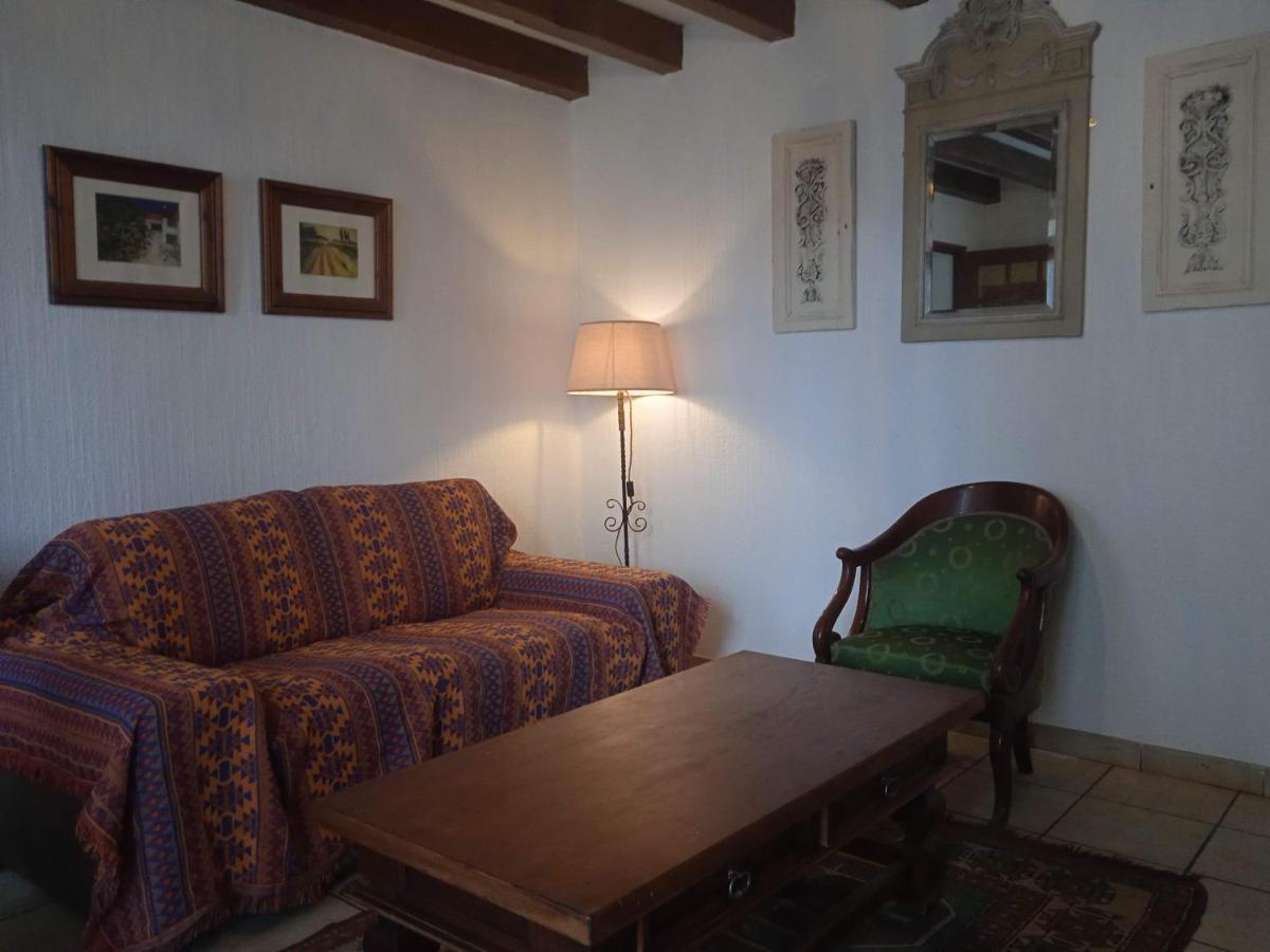 Charming Detached 2 Bedroom Ancient House In Medieval Quarter Of A Small Town In The Pays De La Loire, France Sillé-le-Guillaume Exteriör bild