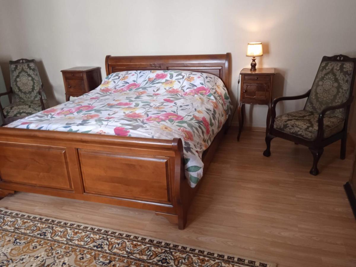 Charming Detached 2 Bedroom Ancient House In Medieval Quarter Of A Small Town In The Pays De La Loire, France Sillé-le-Guillaume Exteriör bild